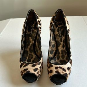 Dolce & Gabbana leopard print pony hair & suede peep toe platform size 38 shoes